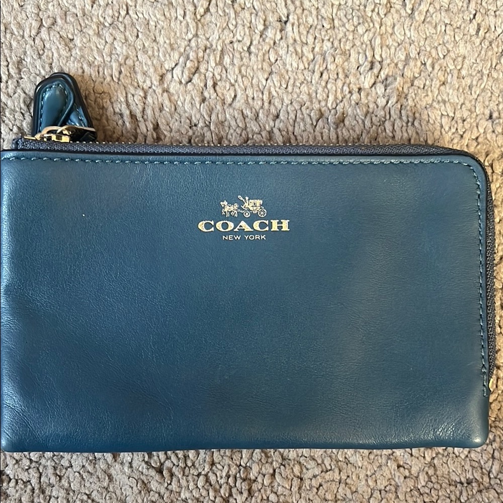 Coach Slate Leather Wristlet •EUC - Picture 4 of 6